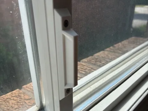 Window Handle 8.4 cm screw gap