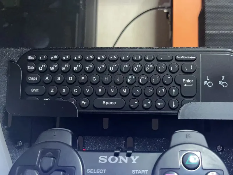 G60S Pro mini keyboard mount for skadis 