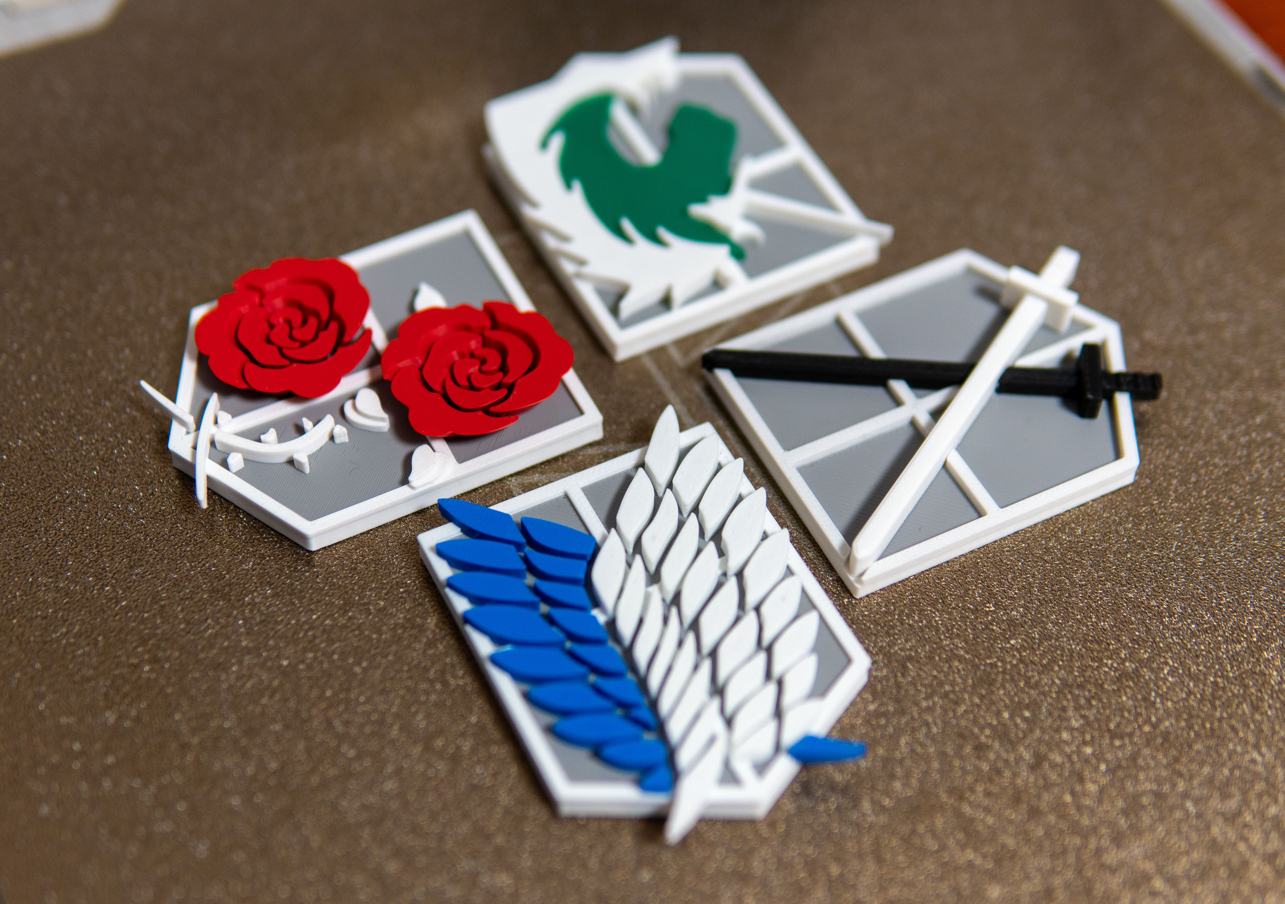 Insignia de la Legión de Guarnición de Shingeki no Kyojin - Modelo de  impresión 3D gratuito - MakerWorld, image size:5303x3731