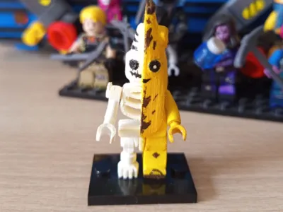 Fortnite Banana Peel minifigure