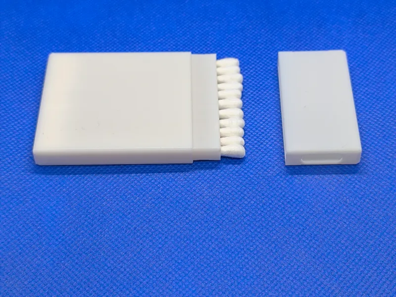 Cotton bud (cotton swab) travel holder 