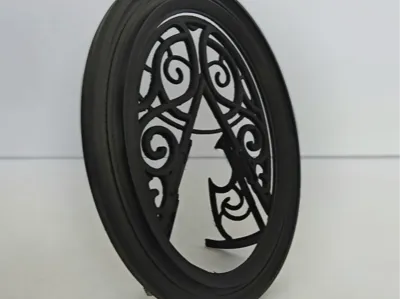 Frame 27 - oval with print in place stand
