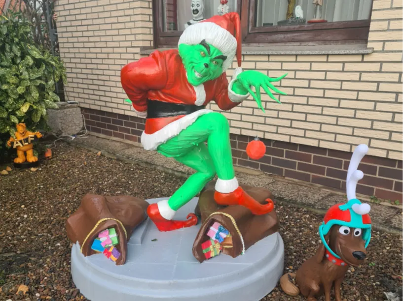 Lebengroße Weihnachts-Heist-Figur des Grinch – Kostenloses 3D-Druckmodell – MakerWorld