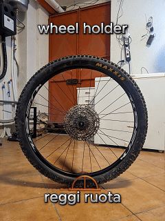 bike wheel holder- reggi ruota per bicicletta