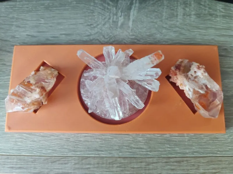 Shelf for crystals