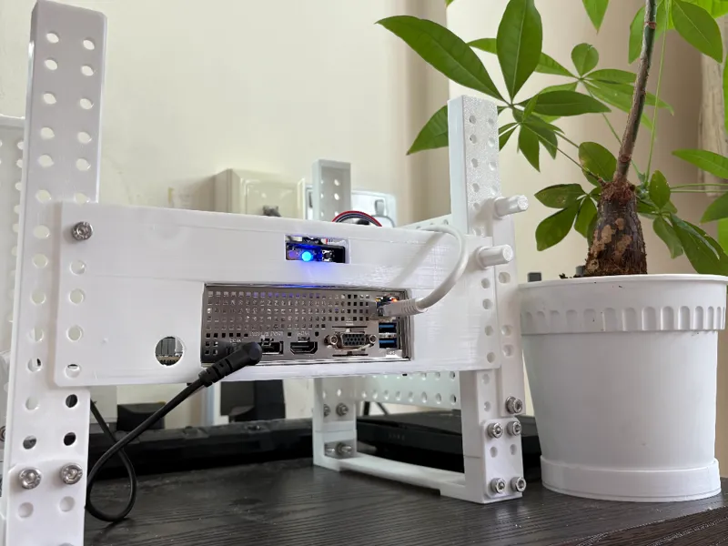 Deskmini x600 10 inch rack mount
