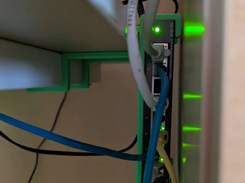 TP-Link Gigabitswitch Deskmount