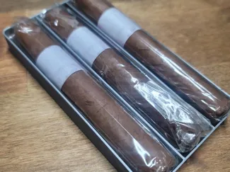 Cigar holder 