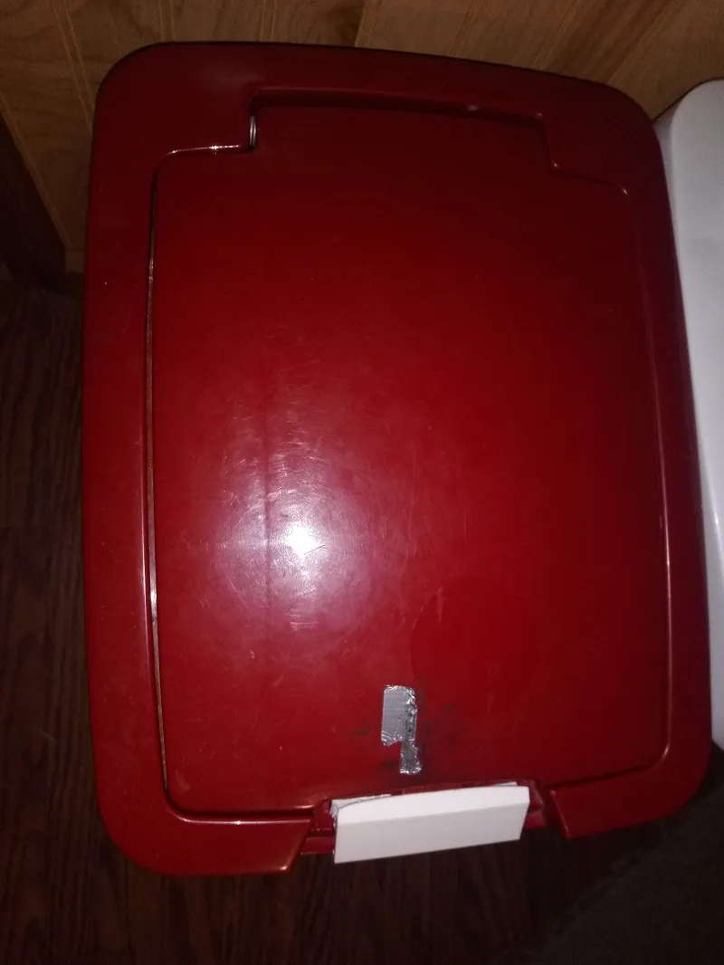 Lid Latch for Sterilite TouchTop Canister, Garbage
