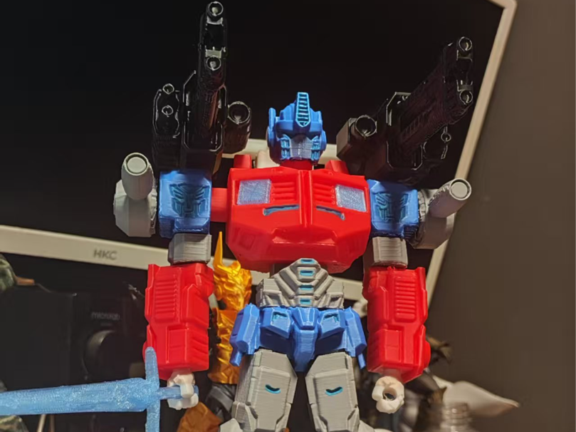 G1重装擎天柱手办