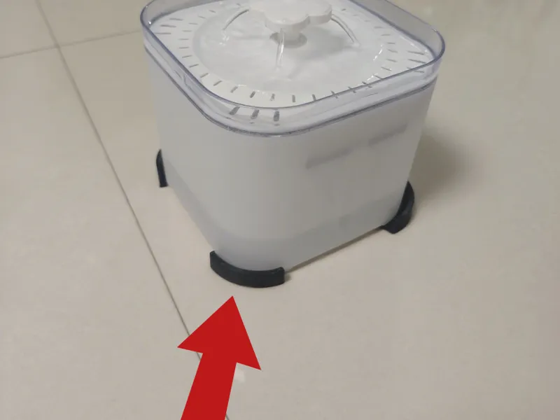 猫咪饮水机底部固定器—适用于光滑地面，需要纳米胶