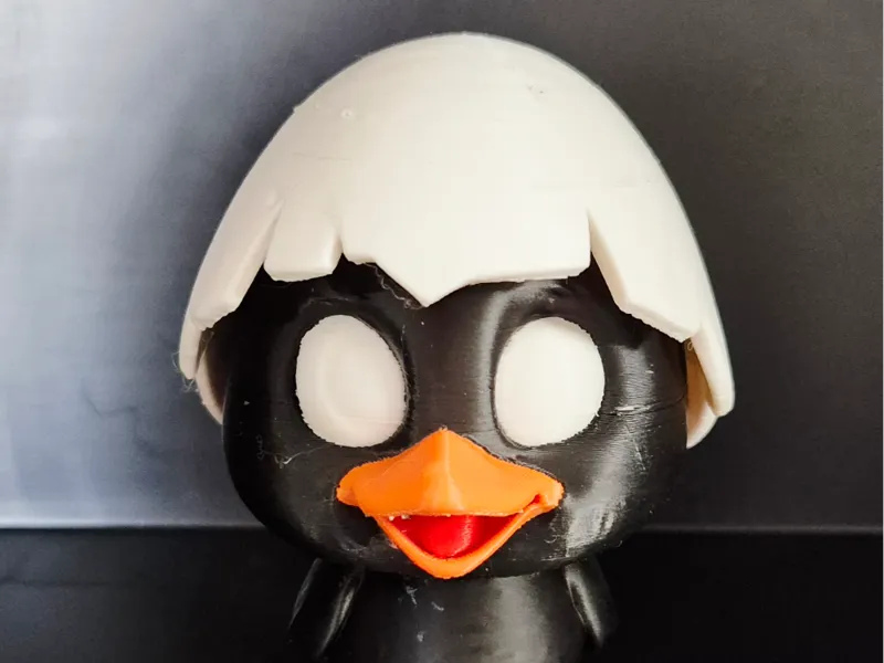 Kücken mit Eierschale