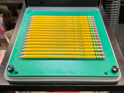 F1 Ultra 16 Pencil Holder