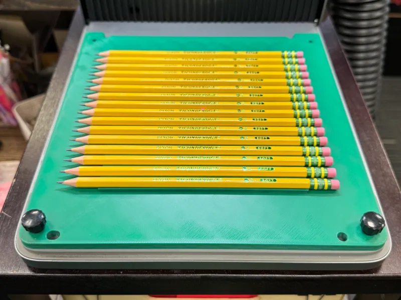 F1 Ultra 16 Pencil Holder