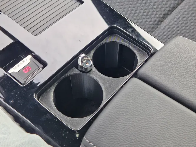 Opel/Vauxhall Astra L (2021/2025) cupholder