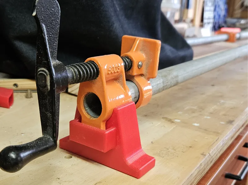 Pony pipe clamp stands