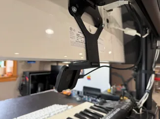 MagSafe iPhone VESA mount