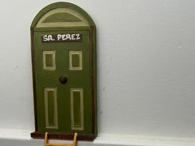 Little Mouse Pérez's Door