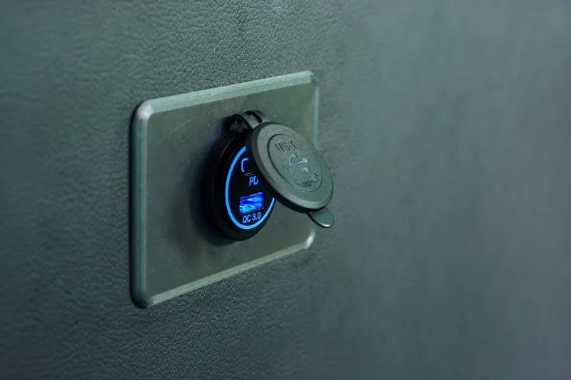 VW-Bus coverplate / charger holder