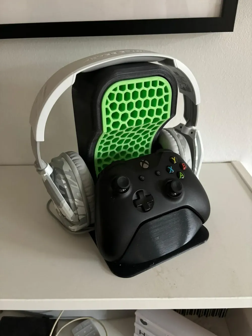 Xbox Controller and Headset holder - Free 3D Print Model - MakerWorld