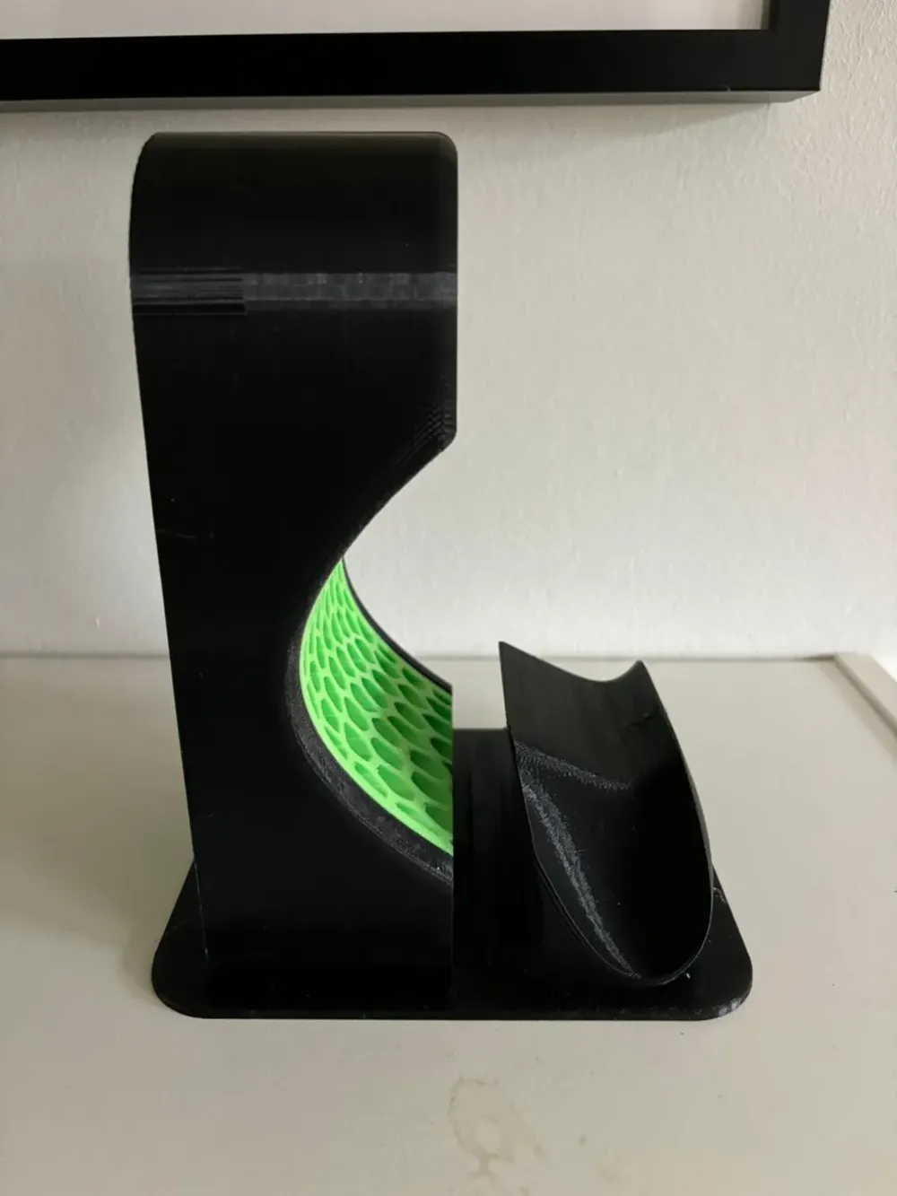 Xbox Controller and Headset holder - Free 3D Print Model - MakerWorld