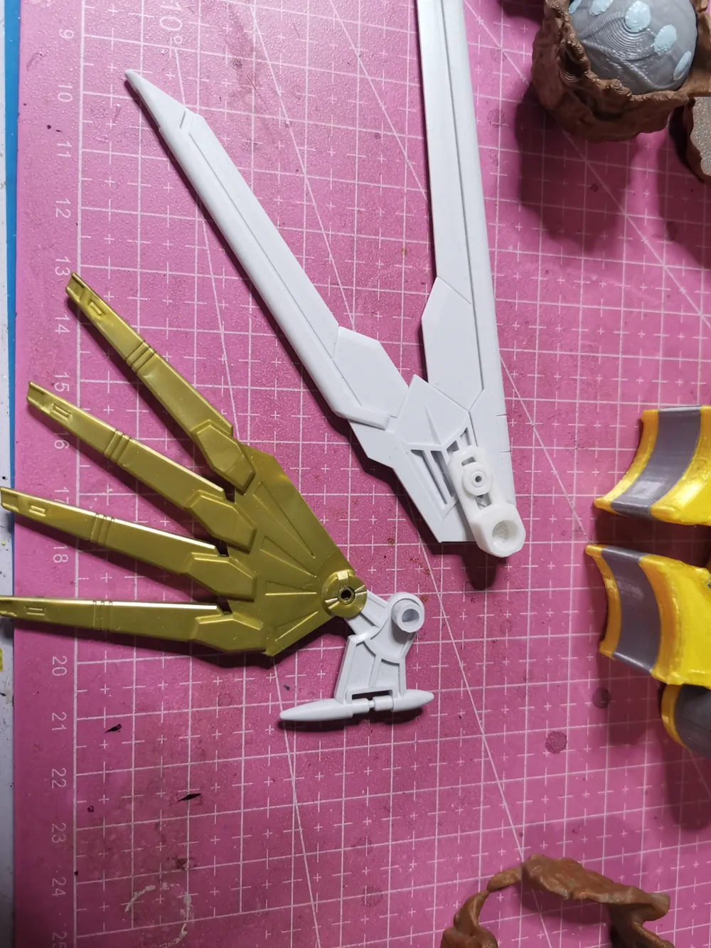 HG Amazing Strike Freedom Wing Styling and Extension Modification Parts ...
