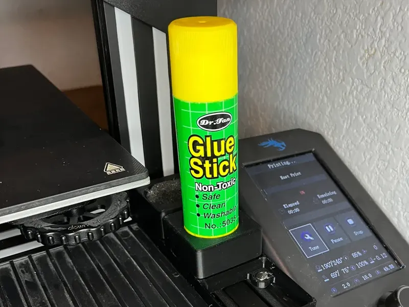 Gridfinity Gluestick Holder (With Magnet Holes)