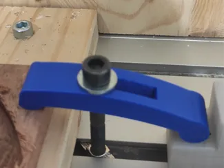 Niederhalter klein 70mmlang