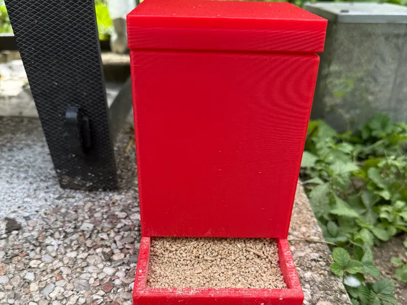 Distributeur Résersoir Poussins / oiseaux