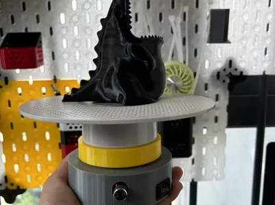 Adjustable Speed and Reversible Spooled Filament Display Stand