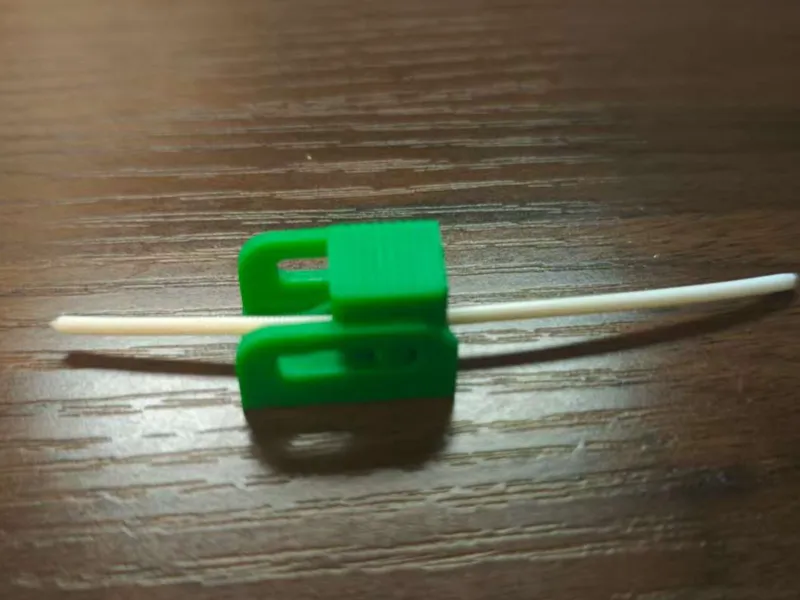 一种推拉式卡线夹子