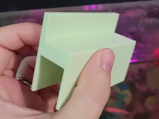 fishtank lid adjuster