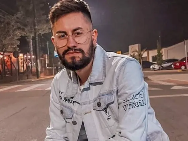 Homem Agachado