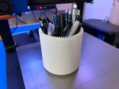 spiral pen cup 