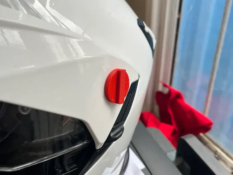 M2R navigator visor fastener