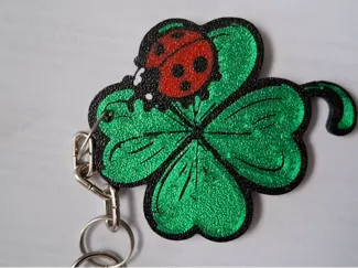 Schlüsselanhänger Kleeblatt mit Marienkäfer