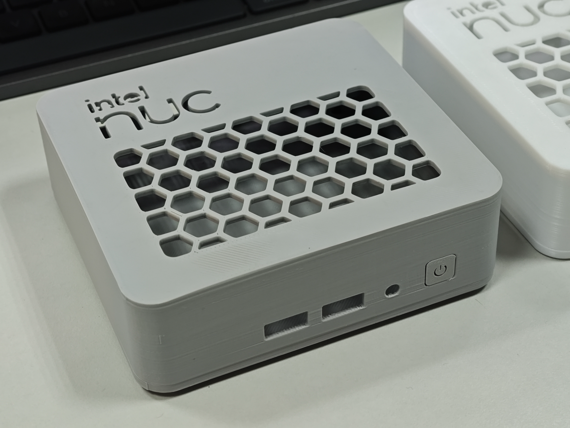 Intel NUC 13 Pro 外壳