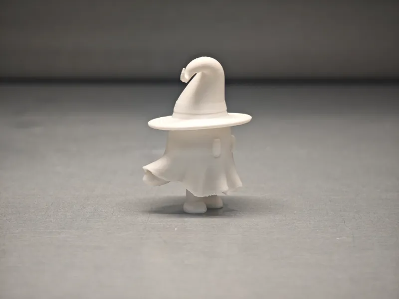 带魔法帽的小幽灵