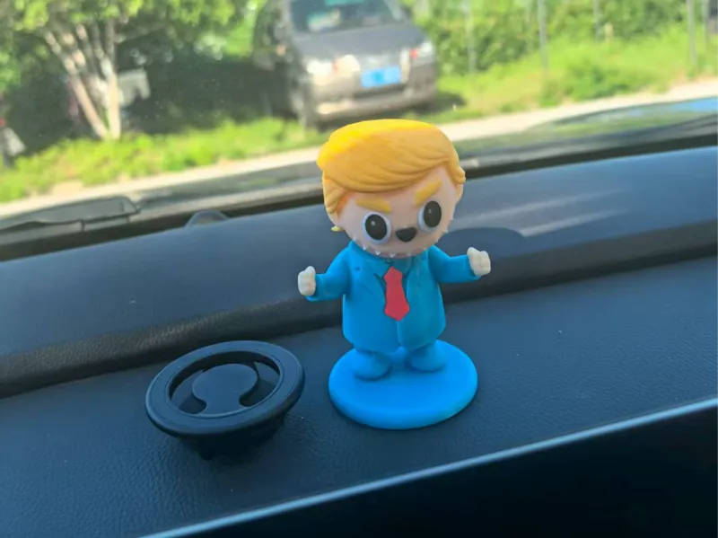 Trumbubu 川布布车摆件