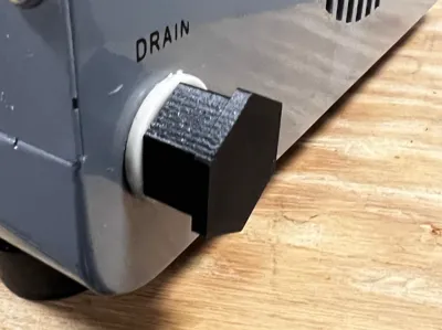CW-5200 and CW-5202 Water Chiller Drain Cap