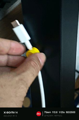 数据线磁吸收纳