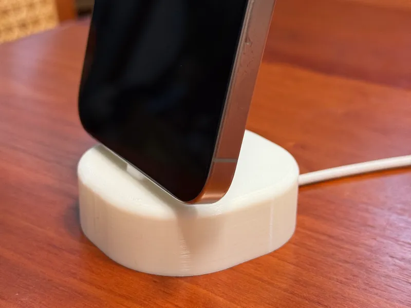 USB-C Dock C口底座 需要配合一条原装数据线 