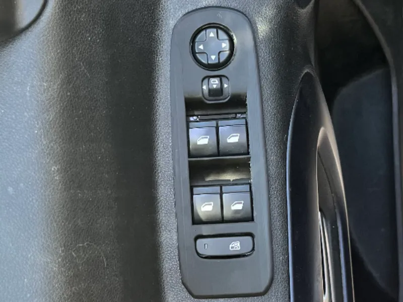 habillage panneau de commande peugeot rifter 