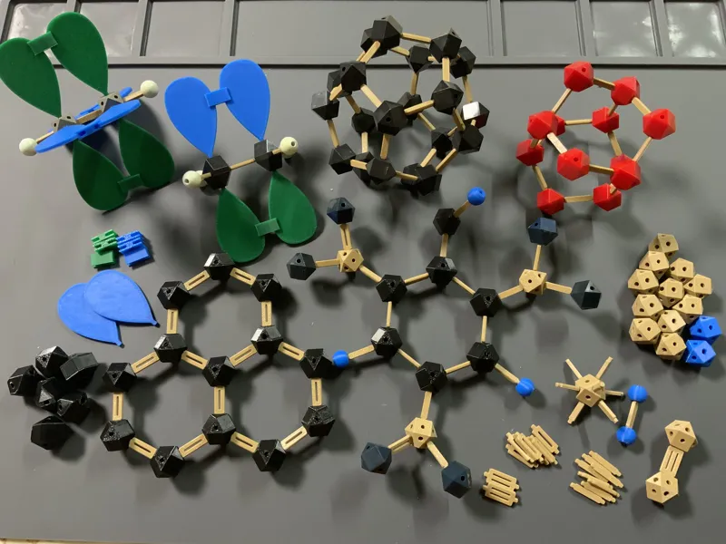 Polyhedron molecular model
