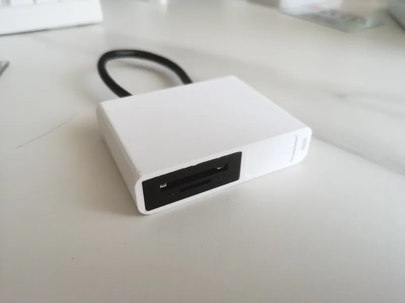 绿联读卡器收纳外壳