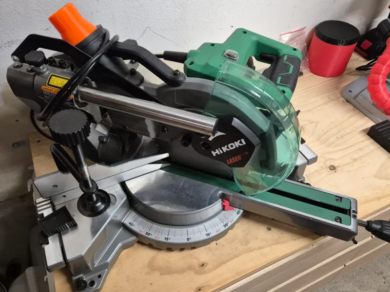 Adaptateur Scie Hikoki vers aspirateur Bosch Pro
