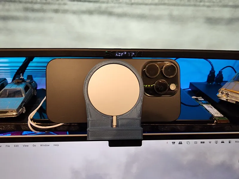 Advanced iPhone Macbook Mount