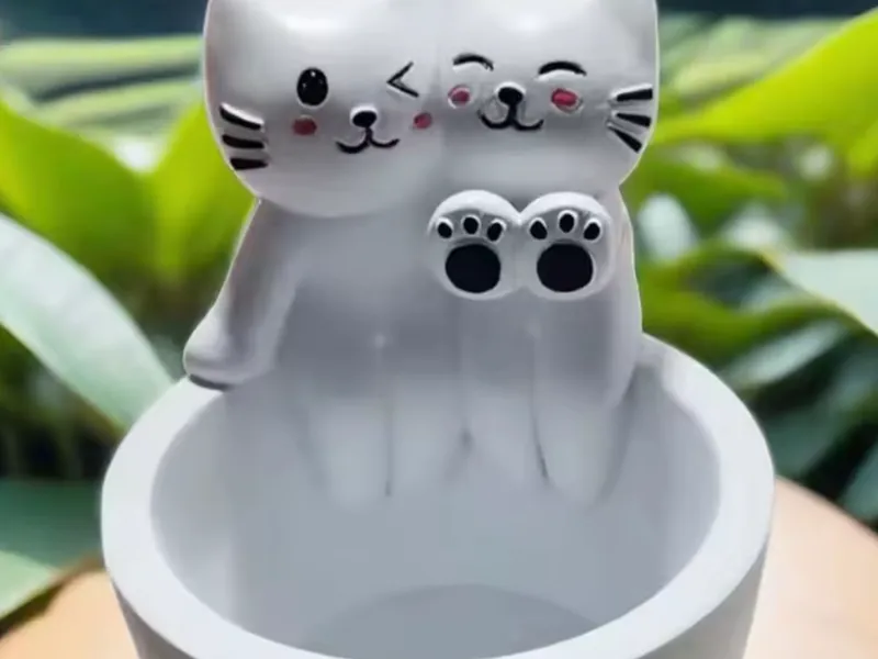 Cat tea light holder