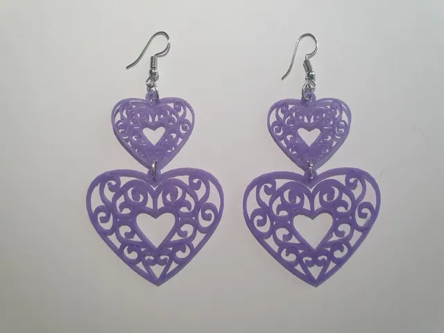 Duo de boucles d'oreilles en forme de cœur