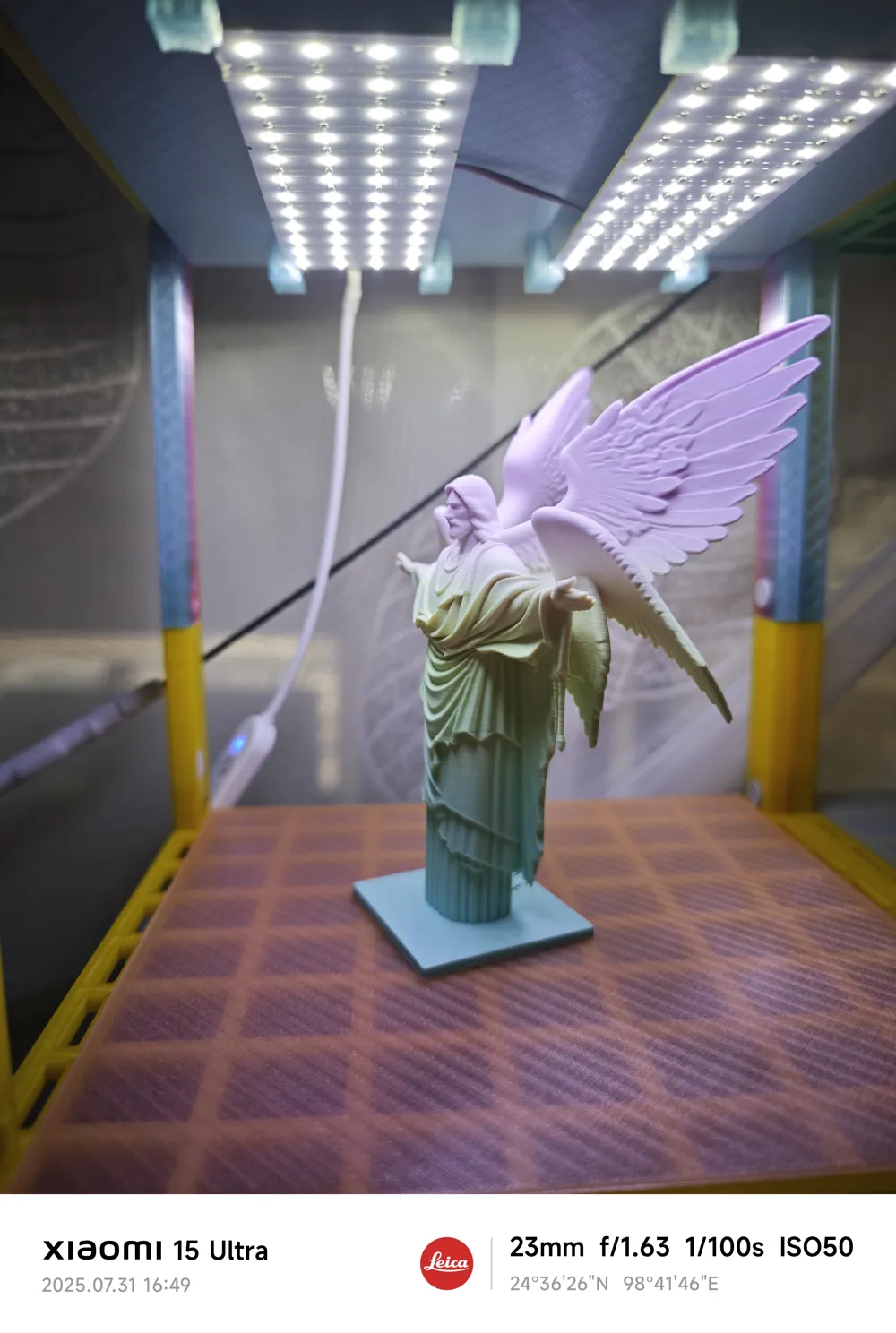 God loves humanity by 问风 MakerWorld: Download Free 3D Models